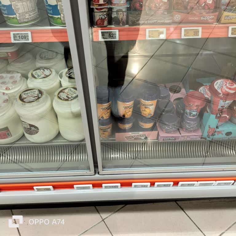 Erdek Migros Alt Raf Etiketleri Okunamaz