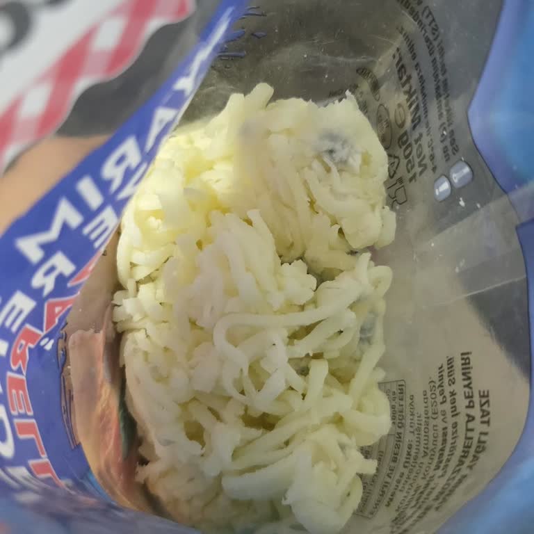 Son Tarihi Geçmemiş Kaanlar Mozzarella Peynirinde Küf Problemi
