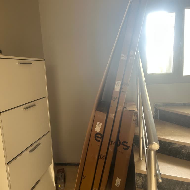 Gardırobu 1. Katta Bırakılması Ve Müşteri Temsilcilerinden Yanıt Gelmemesi