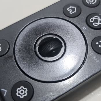 7 Aylık LG TV Kumandasının Joystick Parçası Kırıldı Ve Kullanıcı Hatası Söyleniyor