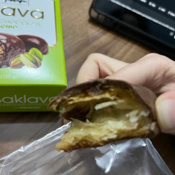 Antepfıstıklı Olduğu Söylenen Baklavanın İçeriği Yanıltıyor