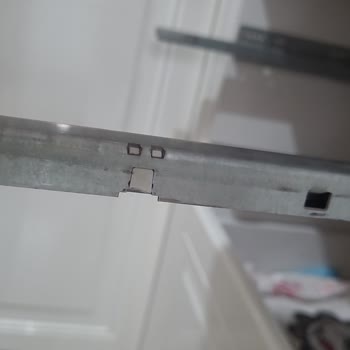 Samet Çekmece Rayı Plastik Pimleri Kırıldı, Yedek Parça Talebi