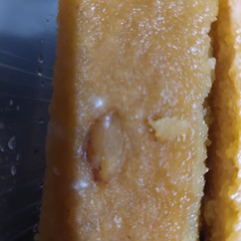 Geçmemiş Son Kullanma Tarihli Şam Tatlısı Küflendi Ve Gıda Güvenliği Endişesi