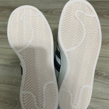 Adidas'tan Gelen Ayakkabının Kutusunda İki Sol Tek Ayakkabı Var