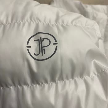 Jepublic Beyaz Yelekte Kalite Sorunu: Dikiş Ve Yazıların Erken Sökülmesi