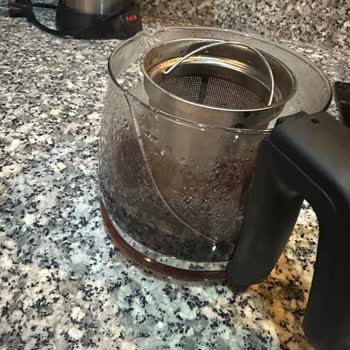 Camı Kısa Sürede Çatlayan Altus Çaycı İçin Garanti Talebi