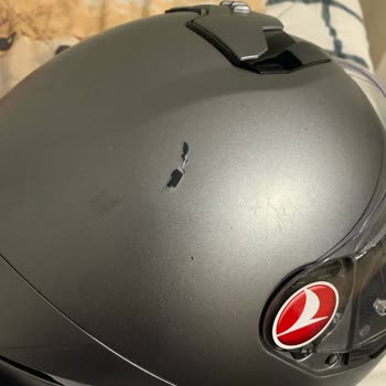 Düşen Kaskta Boya Sökülmesi Ve Göçük: Güvenlik Endişesi Ve Garanti Talebi