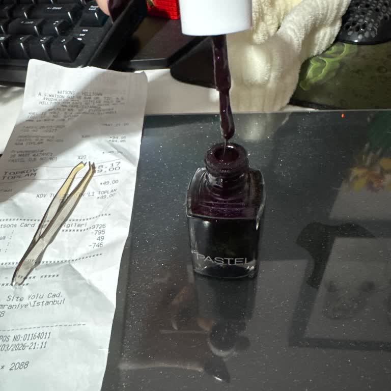 Kıvamı Bozuk Oje Ve Mağaza Çözüm Sunmama Şikayeti