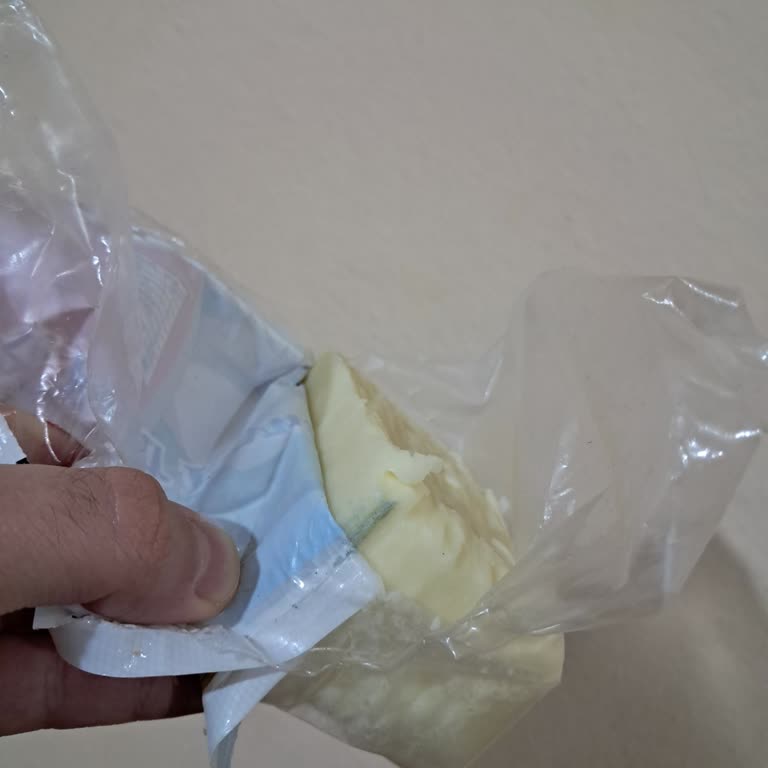 Küflü Kaşar Peyniri İçin İade Ve Taze Ürün Talebi