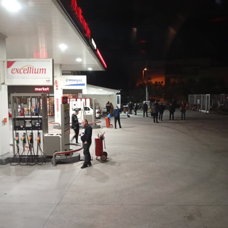 Özikizler Otobüsünün Ayvalık'taki Mola Noktasındaki Hijyenik Olmayan Tuvaletlere Ücret İtirazı