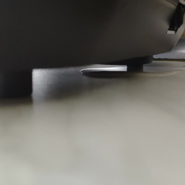 Sağ Taraftan Su Kaçıran Grundig TCM 7061D Kahve Makinesi İçin Ayıplı Ürün Şikayeti