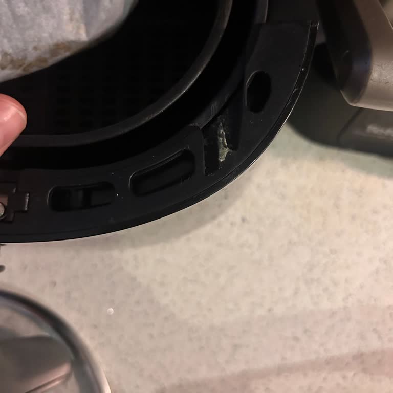 Philips Airfryer Haznesi Kırıldı, Yedek Parça Temin Edilemiyor