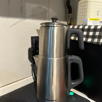 Kapağı Isındığında Uçan Çelik Demlikte Güvenlik Riski Ve Yanma Tehlikesi