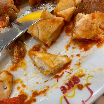 Marmara Forum'da Küflü Pide, Hijyen Çöküşü