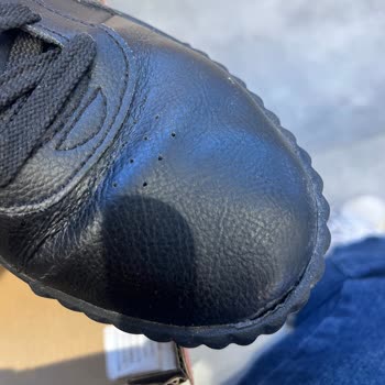 Puma Carina Ayakkabısının 40 Günlük Kullanımda Ön Kısım Açılması Ve Topuk Yırtılması