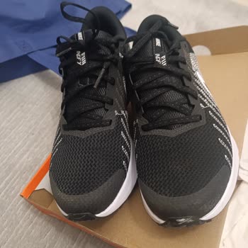 Sıkı Kemer Ve Dikiş Sorunu Olan Nike Ayakkabısının Değişim Talebi