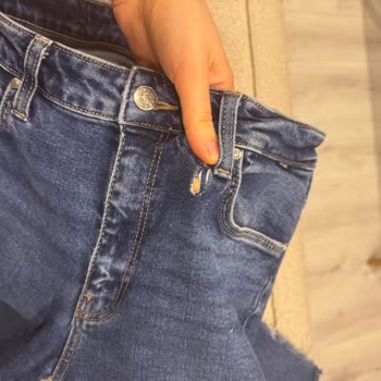 Mavi Jeans Kadın Kot Pantolonunda Normal Kullanımda Beklenmedik Yırtılma