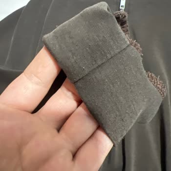 DeFacto Sweatshirt'te Hızlı Tüylenme Ve Renk Solması: İade Veya Değişim Talebi