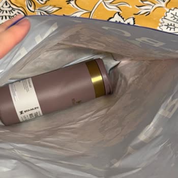 Kırık Kargo Ve Hijyenik Olmayan Ambalaj Nedeniyle Hasarlı Termos Ve Ruj Şikayeti