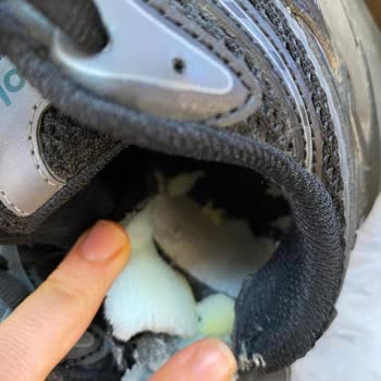 Reebok Ayakkabısının İç File Kısa Sürede Yırtıldı Ve Mağaza Kusur Bulmadı