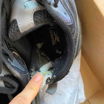 Reebok Ayakkabısının İç File Kısa Sürede Yırtıldı Ve Mağaza Kusur Bulmadı