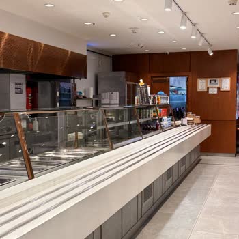 Akasya AVM'de Bizim Mutfak Şubesi Erken Kapanış Nedeniyle Satış Yapmadı