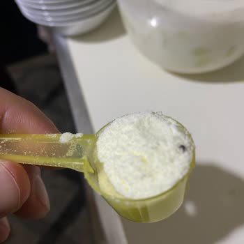 Aptamil Bebek Mamasında Görülen Siyah Yabancı Madde Ve Sağlık Endişesi