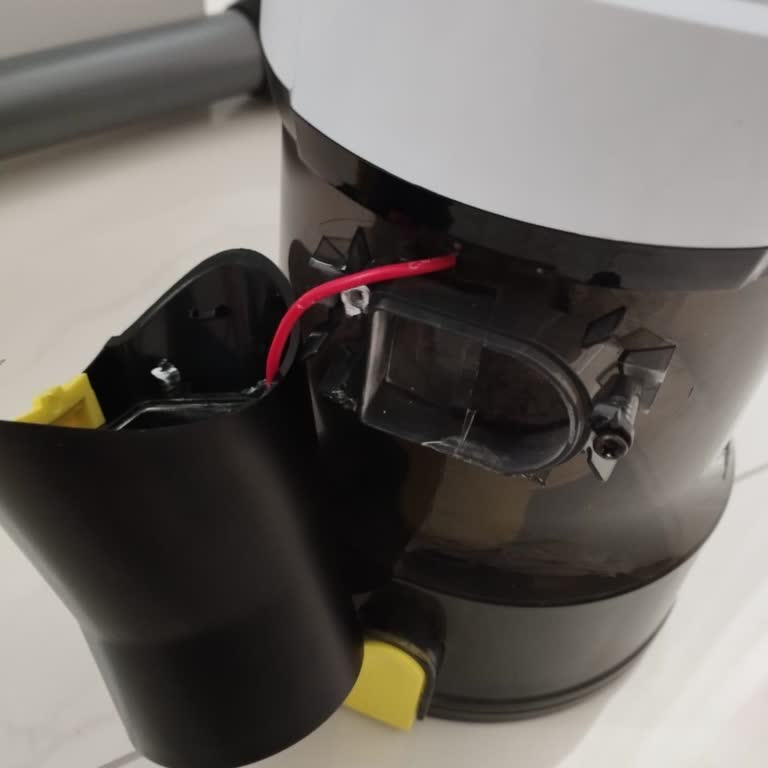 Bambi'den Aldığım Hediye Süpürge Çabuk Kırıldı