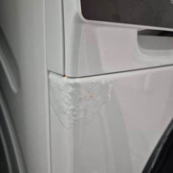 Siemens Çamaşır Makinesi Ön Panel Paslanması Ücretsiz Değiştirilmesini İstiyorum
