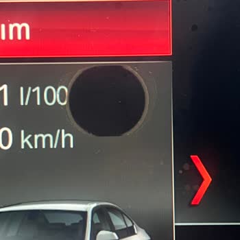 BMW 318i Multimedya Ekranı Kararması Sorunu Ve Müşteri Hizmetlerinden Cevap Almama