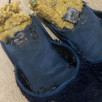 Terlik Astarı Yırtıldı Sünger Dışarı Çıktı Kalite Sorunu İade Talebi