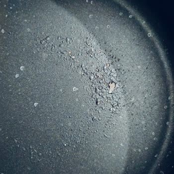 Taç Bella DemirDöküm Cam Kapaklı Tencerenin İç Kaplaması Kabardı Ve Soyuldu