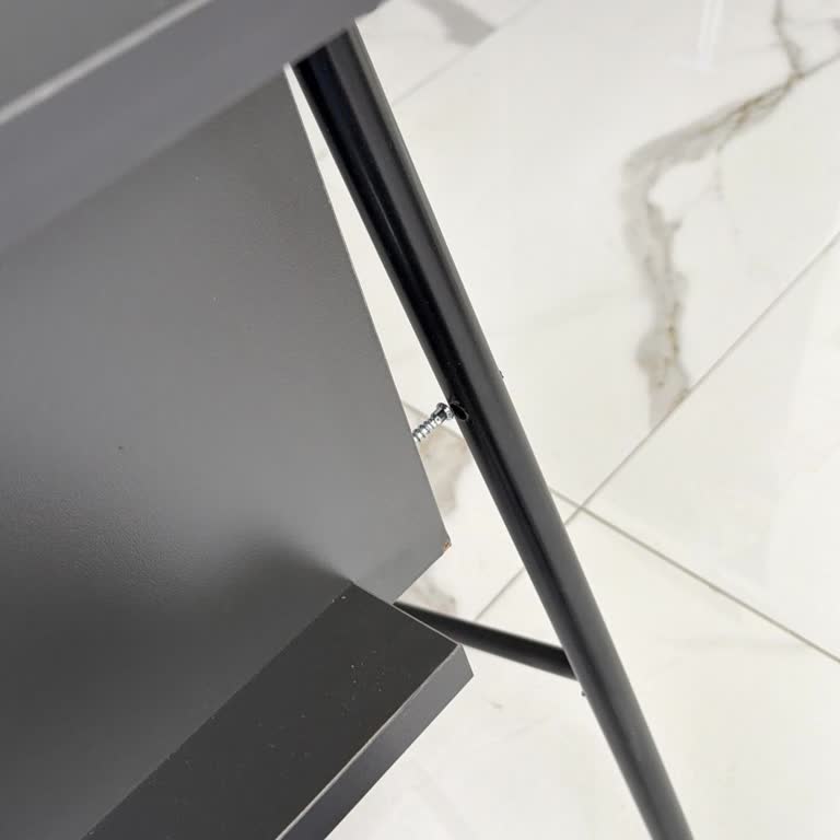 Vivense Masa Takımında Vidalar Uyumsuz Ve Çizikler, İade Talebi