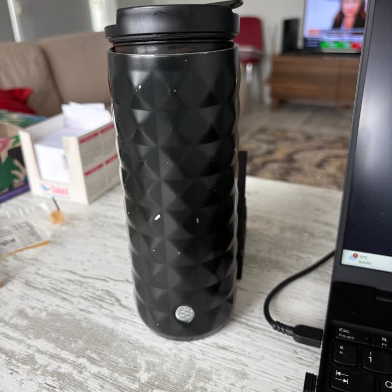 Starbucks Termosunun Kırılan Kapağı İçin Yedek Parça Bulunamaması