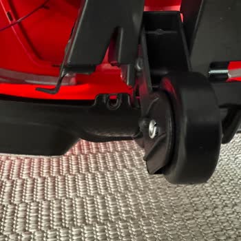 Kırık Akülü Araba Ve Kutu Olmadığı İçin Değişim Talebim Reddedildi