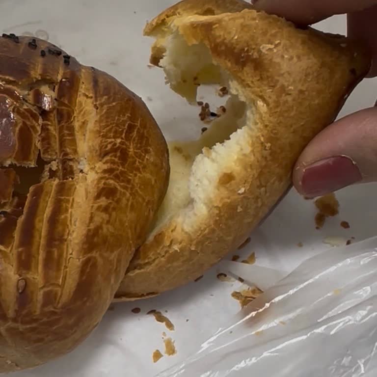 Erzurum Lüks Pastanesinden Bayat Poğaça Ve Saygısız Cevap