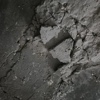 Üçay Mühendislik'ten Açıkta Kalan Su Boruları Ve Bozulan Beton İhmal Edildi