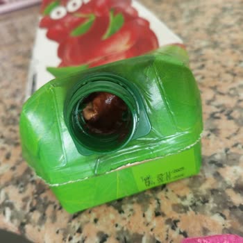 Carrefour SA Elma Vişne Suyunda Katmanlaşmış Küf Ve Sağlık Riski