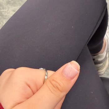 İpek Kirpiklerin Düşmesi Ve Tırnak Kırılması Sonrası Küfür Ve Engelleme