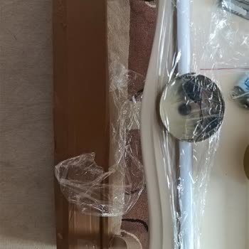 Kırık Duvar Apliği Ve 13 Gün Gecikmeli Teslimat İçin Acil Değişim İsteği