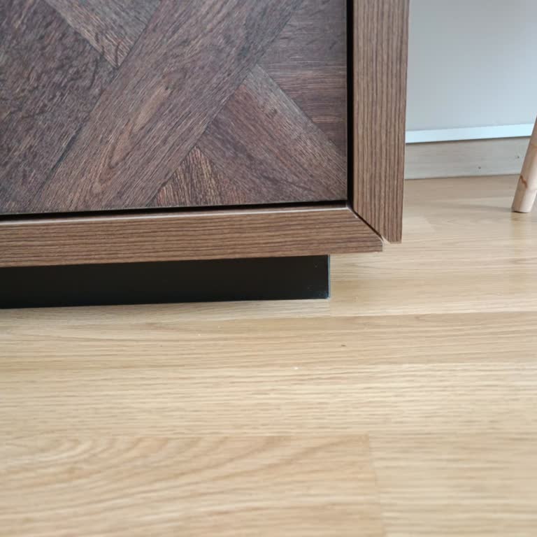 Kelebek Mobilya'dan Hasarlı TV Ünitesi Parçası Üç Ayda Bile Gelmedi Çözüm Bekliyor