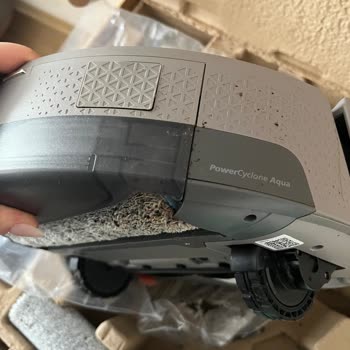 Media Markt’tan Aldığım Philips Robot Süpürge Kirli Teslim Edildi Ve Çalışmıyor