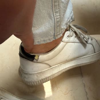Kısa Sürede Yırtılan Calvin Klein Sneaker, Çözüm Alınamadı
