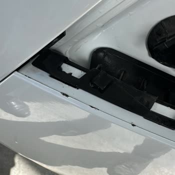 Garanti Kapsamındaki Aracımın Bagajı Yağmur Suyu Sızdırıyor, Servis Müdahalesi Sorunu Daha Da Artırdı