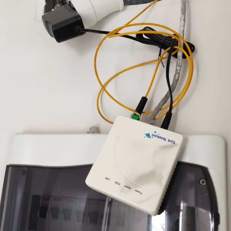 Bilgi Eksikliği Ve Tehditkar Üslup Nedeniyle Haksız Cihaz Ücreti Talebi