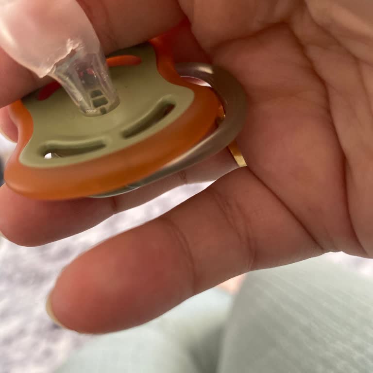 Emzik Silikon Uçta Kısa Sürede Yırtıldı Güvenlik Riski