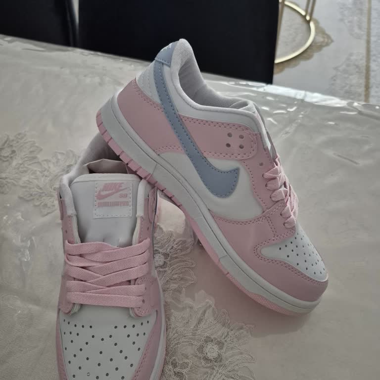 Yanlış Renk Gönderilen Nike Dunk SB İçin Doğru Ürün Talebi