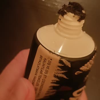 Bitkisel Diş Macununda Yabancı Cisim Bulunması Hijyen İhlali Ve Güven Kaybı