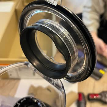 Dyson V15 Defective Product – Misaligned Seal and Poor Customer Service