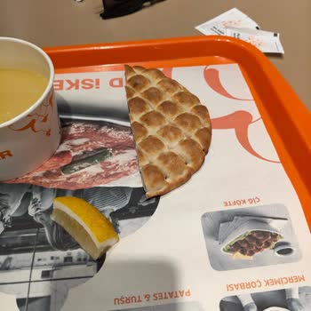 Beşiktaş HD İskender Şubesinde Yarım Çorba Ve Pide İçin Tam Ücret